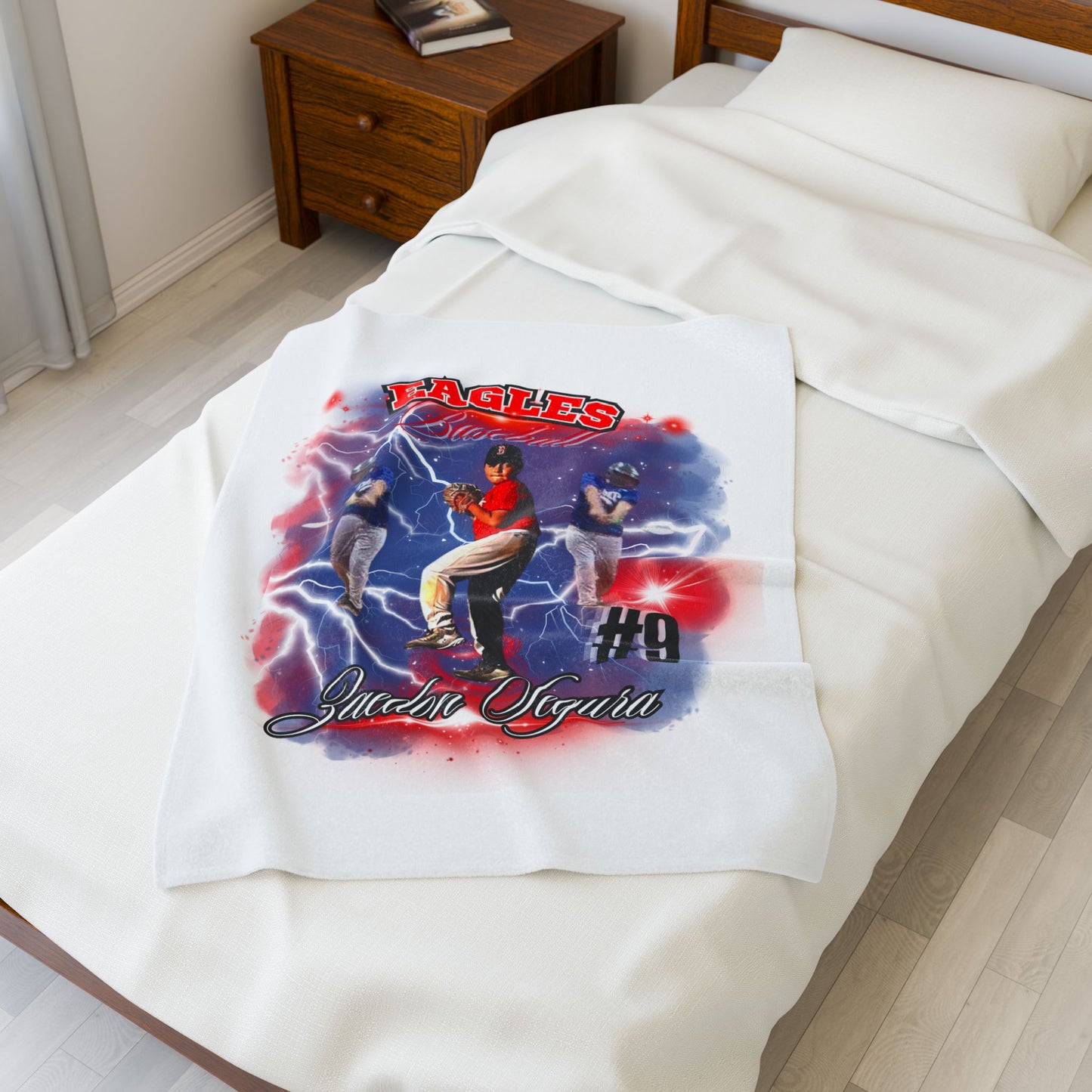 Personalized Eagle Baseball Plush Blanket, Soft Throw for Sports Fans, Great Gift for Players, Cozy Comforter, Kid’s Room Decor