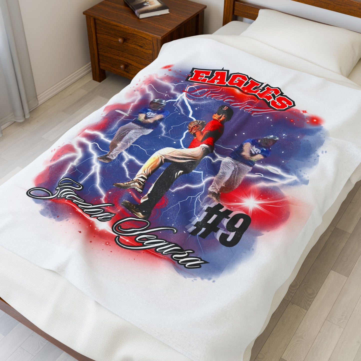 Personalized Eagle Baseball Plush Blanket, Soft Throw for Sports Fans, Great Gift for Players, Cozy Comforter, Kid’s Room Decor